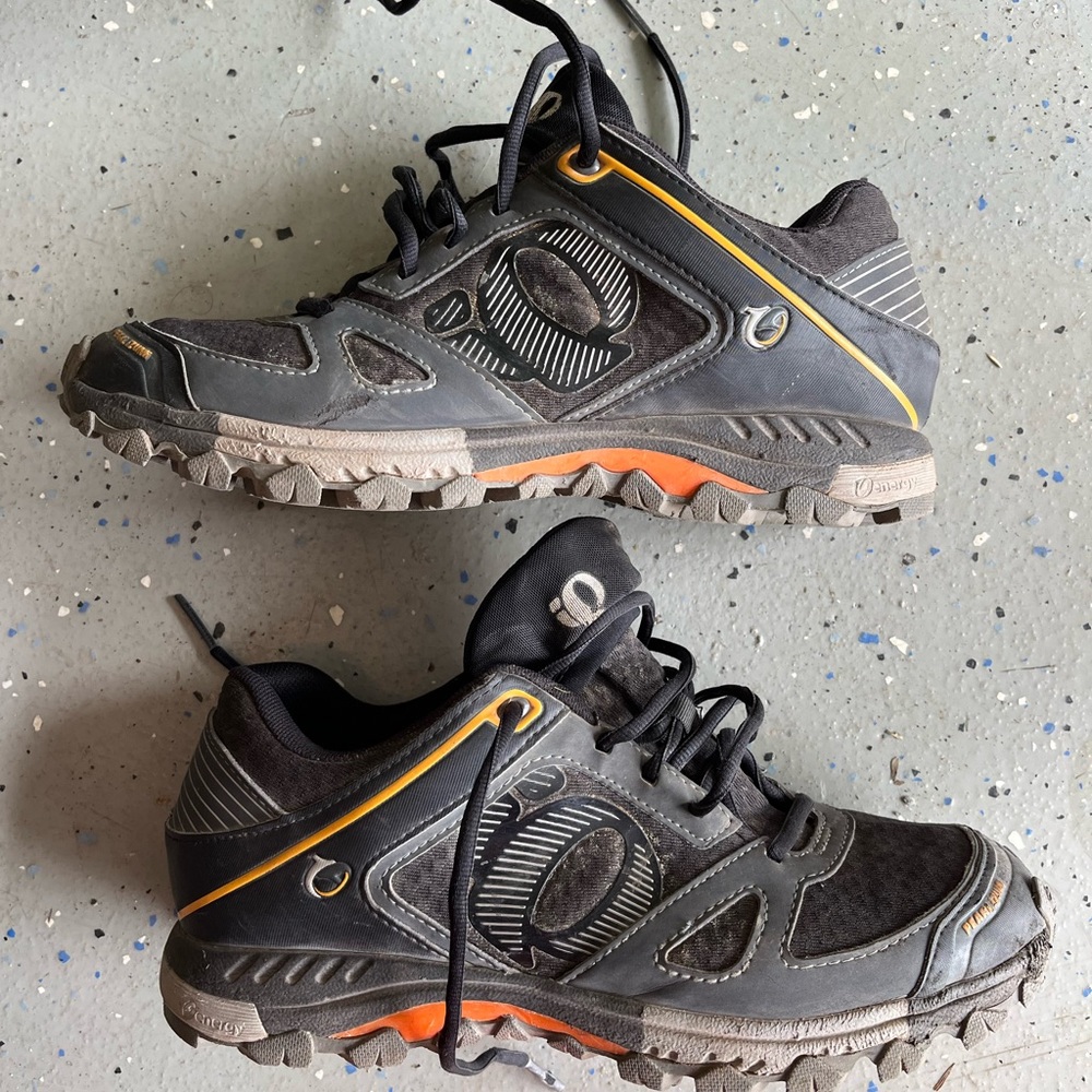 pearl Izumi mountain bike shoe